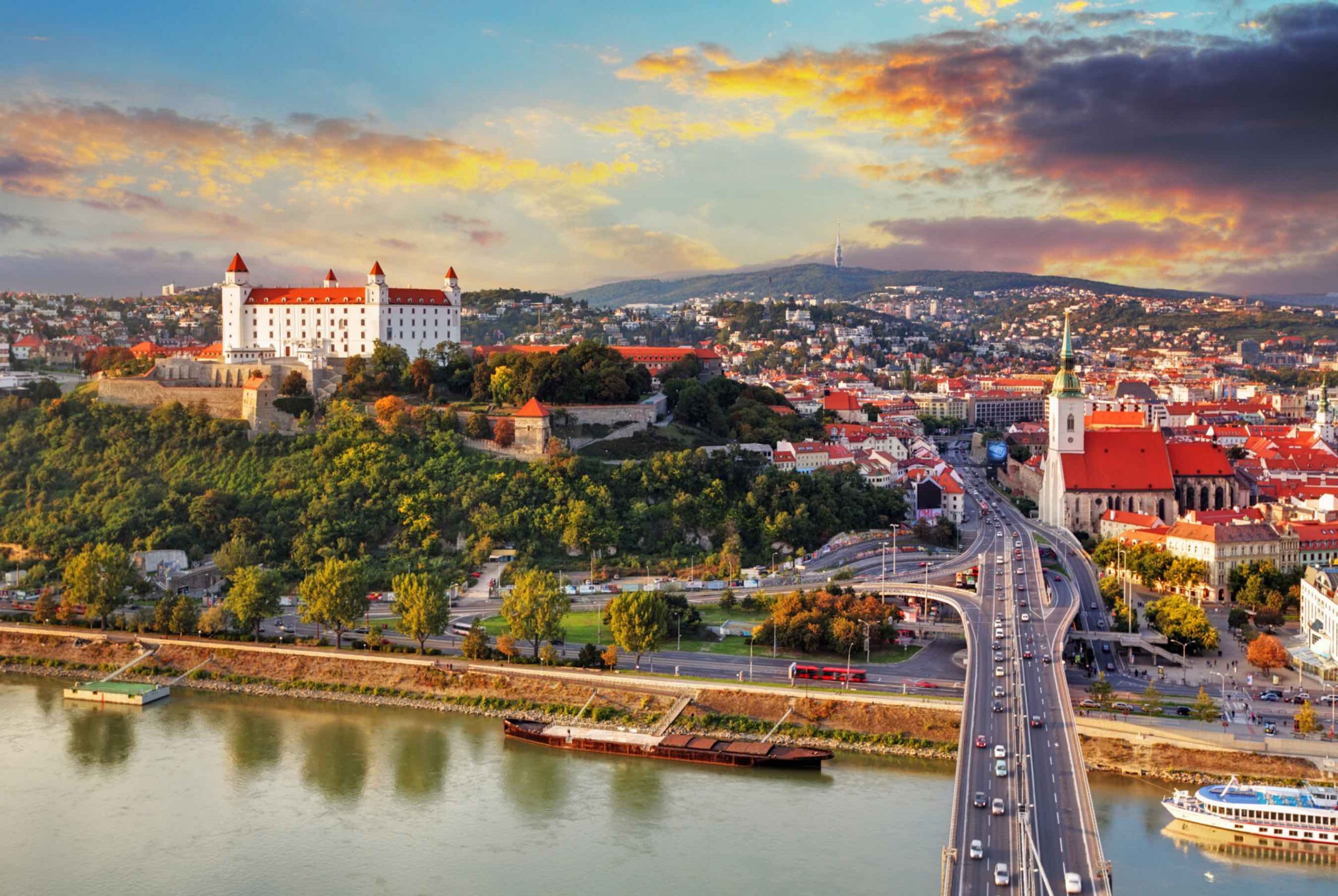 Bí kíp du lịch đất nước Slovakia: Chơi ở đâu, ăn gì?