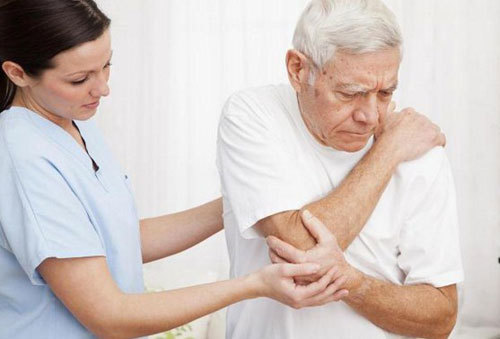 Hé lộ bí kíp phòng chống bệnh loãng xương cho người già