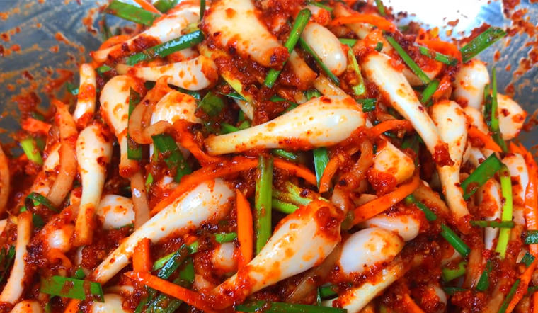 Kim chi củ kiệu - Món ăn đặc trưng không thể thiếu trong ngày Tết