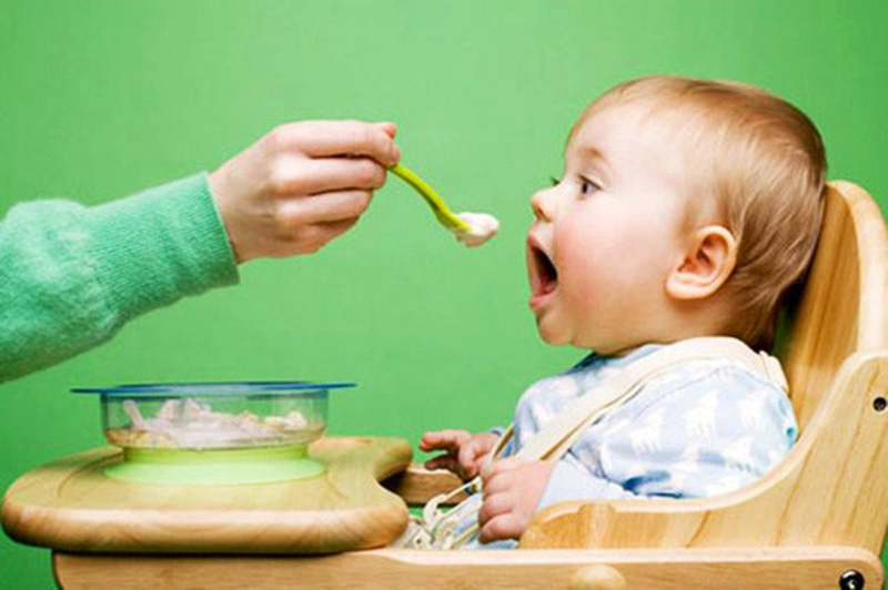 Mẹo giúp trẻ tăng cân nhanh mà không cần ép ăn cho các mẹ