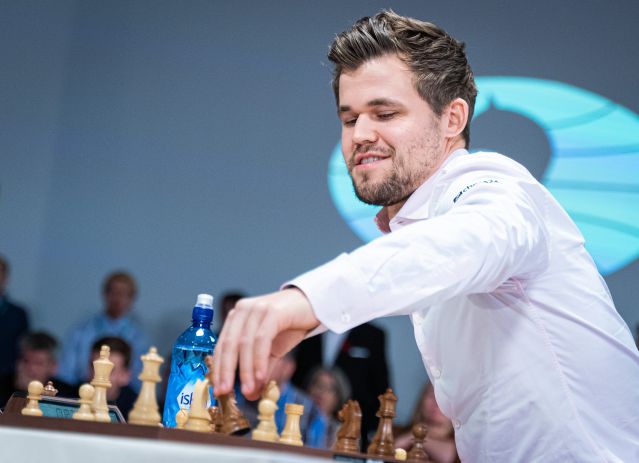 Magnus Carlsen hiện đang là Vua cờ thế giới
